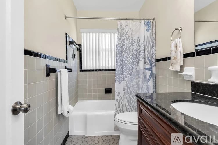West Palm Beach House: 906 Lytle St