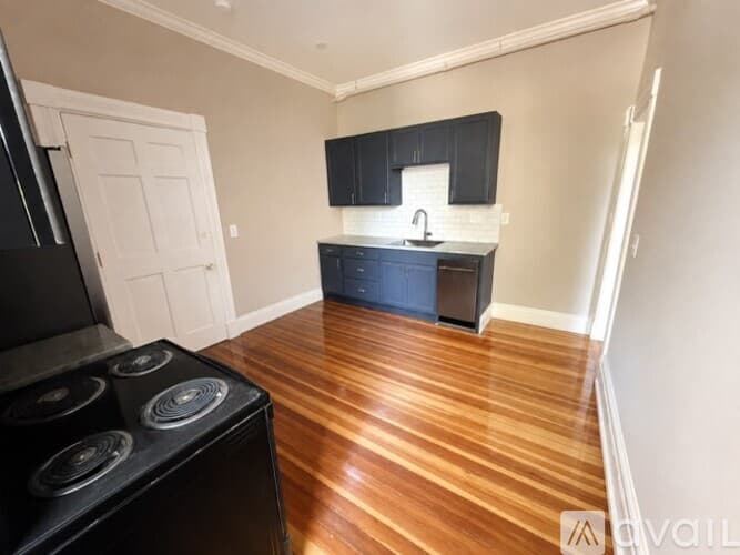 Amherst Apartment: 69 South Pleasant Street