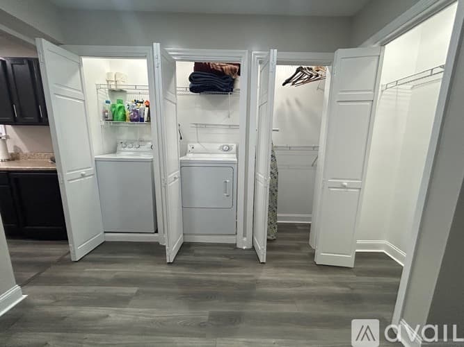 Columbia House: 822 Rosedale Arch