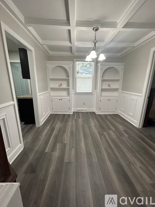 Columbia House: 822 Rosedale Arch