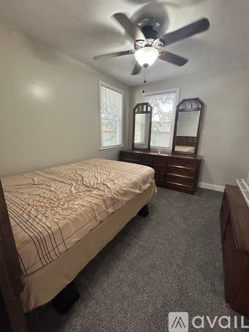 Columbia House: 822 Rosedale Arch
