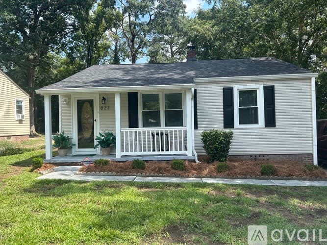 Columbia House: 822 Rosedale Arch