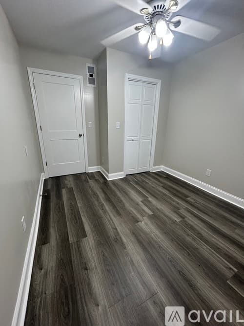 Columbia House: 822 Rosedale Arch