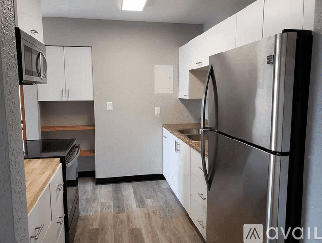 Hayfield Apartment: 119 1st Avenue Northeast