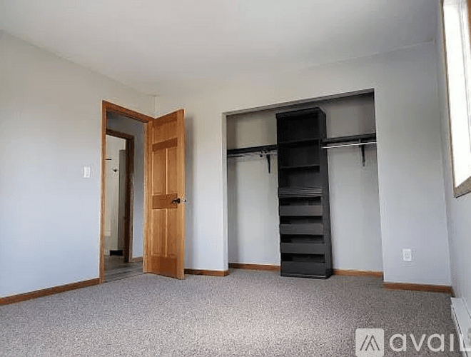 Hayfield Apartment: 119 1st Avenue Northeast