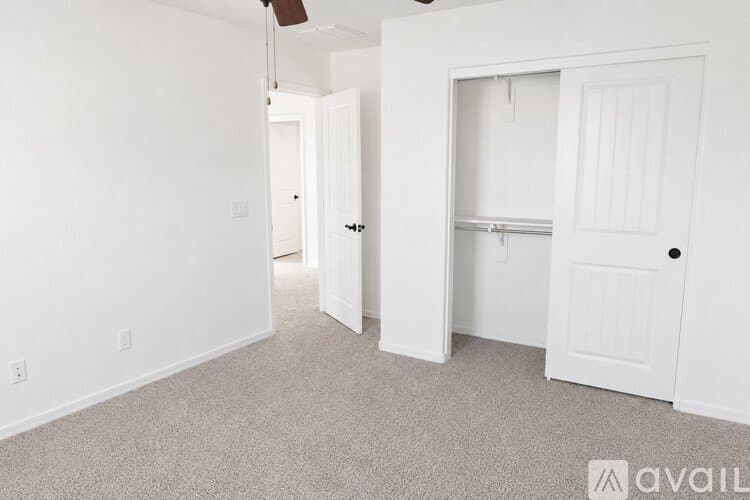 Chandler House: 1131 East Binner Drive