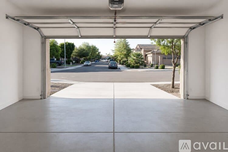Chandler House: 1131 East Binner Drive