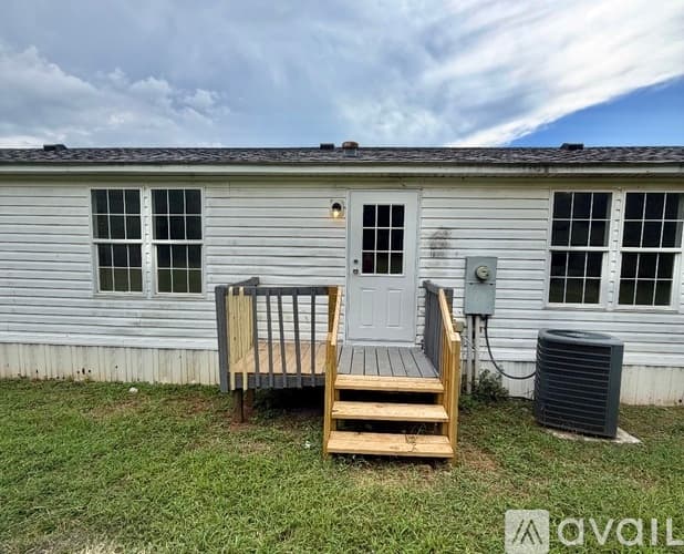 Seneca House: 307 Zion Hill Rd