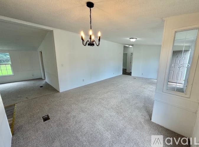 Seneca House: 307 Zion Hill Rd