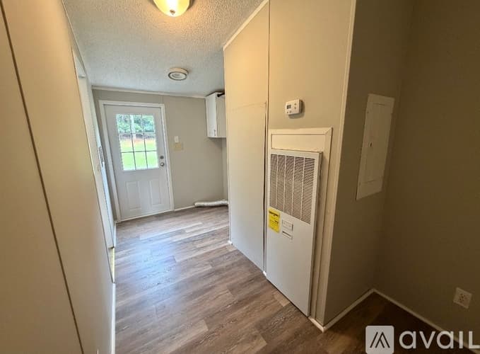 Seneca House: 307 Zion Hill Rd