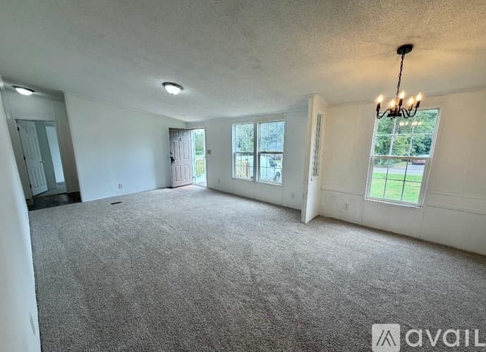 Seneca House: 307 Zion Hill Rd