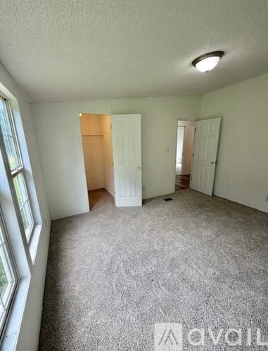 Seneca House: 307 Zion Hill Rd