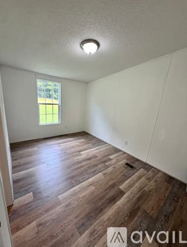 Seneca House: 307 Zion Hill Rd