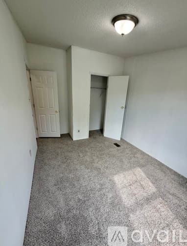 Seneca House: 307 Zion Hill Rd