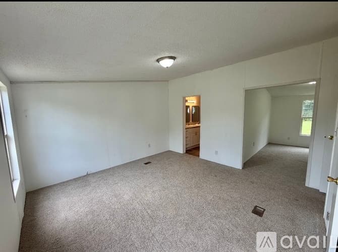 Seneca House: 307 Zion Hill Rd