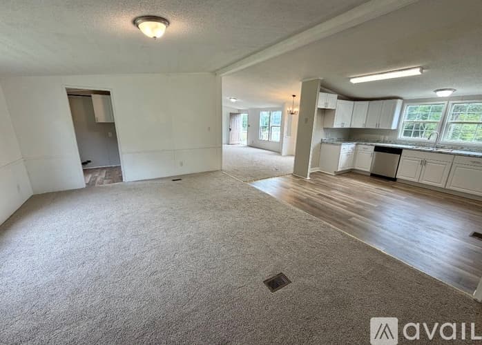 Seneca House: 307 Zion Hill Rd