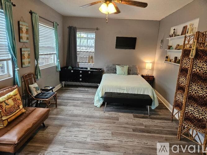 Oakland Park House: 1773 NW 37th St