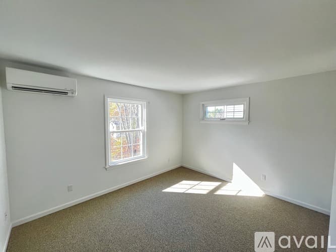 Kennebunk Townhome: 16 Village Wy