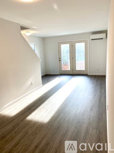 Kennebunk Townhome: 16 Village Wy