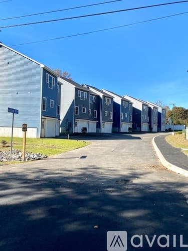 Kennebunk Townhome: 16 Village Wy