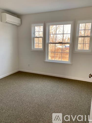 Kennebunk Townhome: 16 Village Wy
