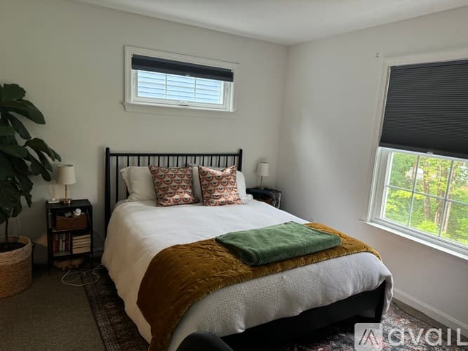 Kennebunk Townhome: 16 Village Wy