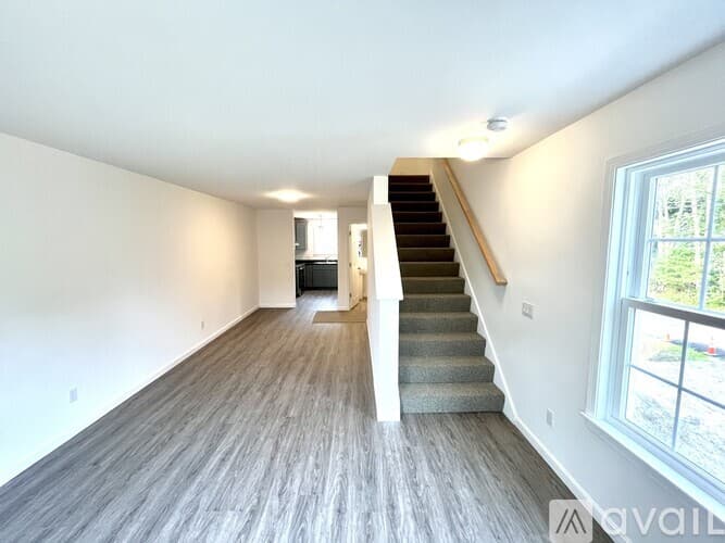 Kennebunk Townhome: 16 Village Wy