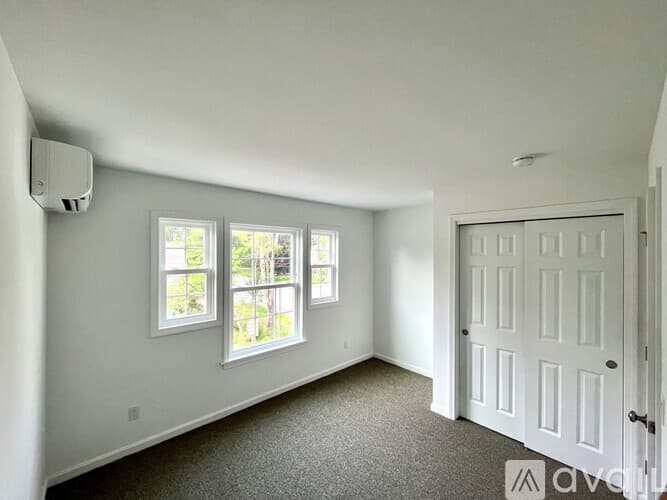 Kennebunk Townhome: 16 Village Wy