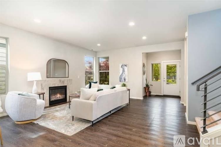Black Diamond House: 32977 Skyline Lane