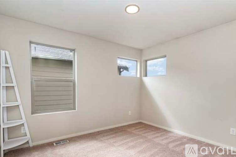 Black Diamond House: 32977 Skyline Lane