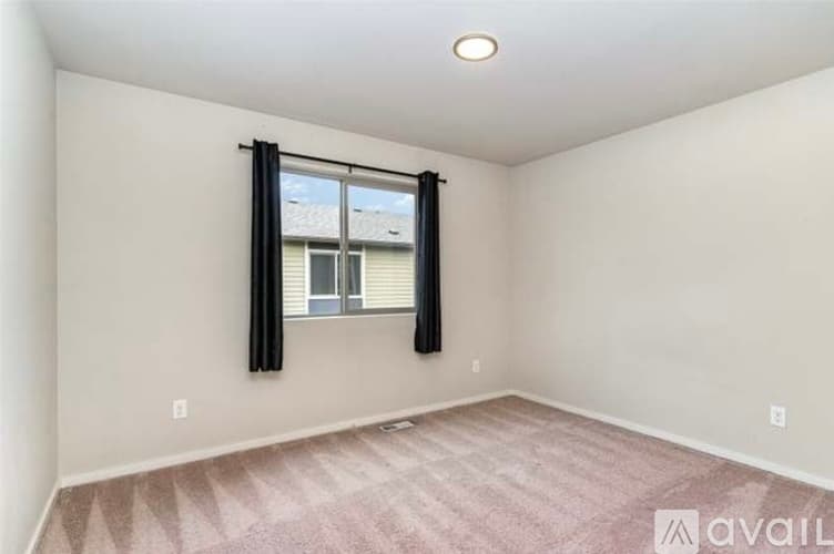 Black Diamond House: 32977 Skyline Lane