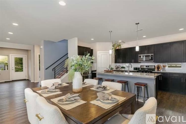 Black Diamond House: 32977 Skyline Lane
