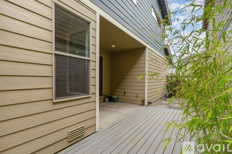 Black Diamond House: 32977 Skyline Lane