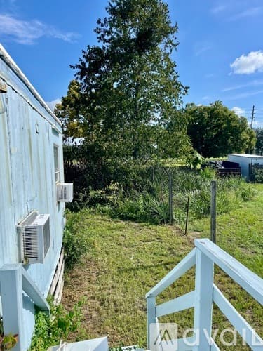 Brooksville House: 16092 Schaffer Street