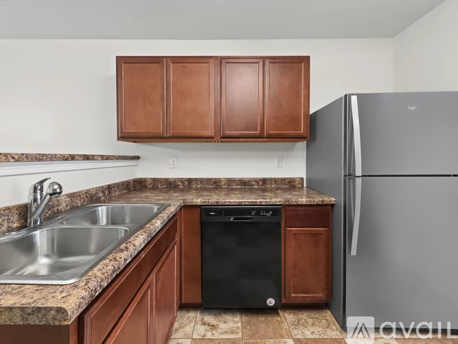 Stonecrest Apartment: 2538 Piering Dr