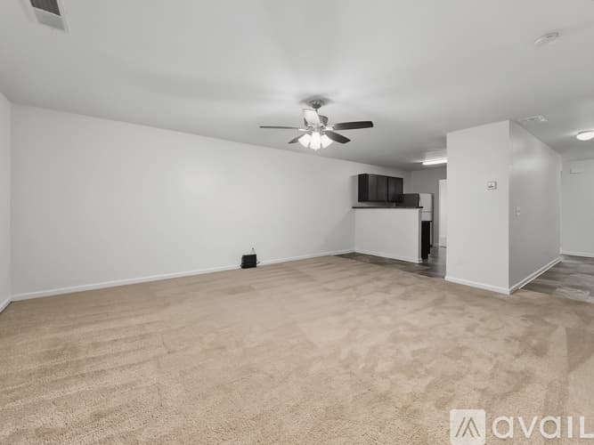 Stonecrest Apartment: 2538 Piering Dr