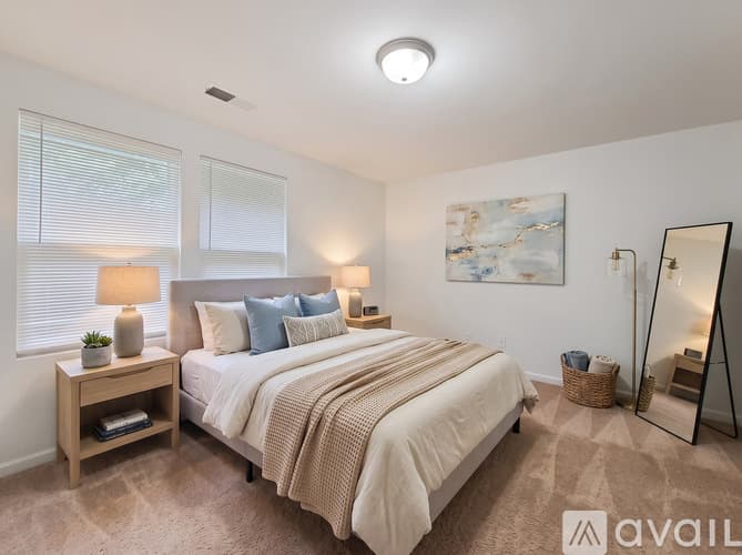 Stonecrest Apartment: 2538 Piering Dr