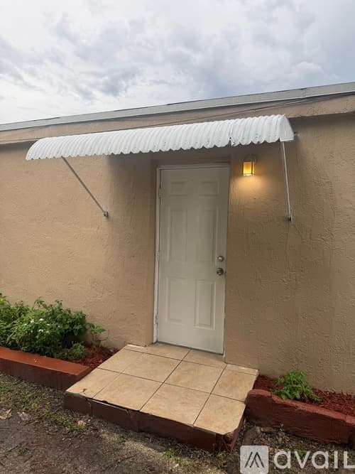 Miami House: 6387 Coral Way
