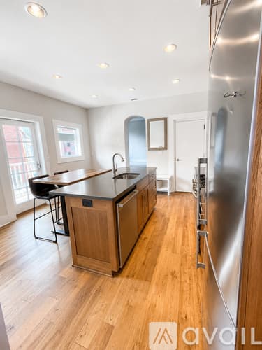 Pittsburgh Apartment: 139 S 17th St