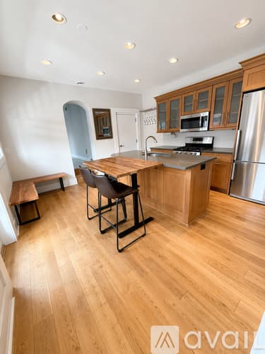 Pittsburgh Apartment: 139 S 17th St