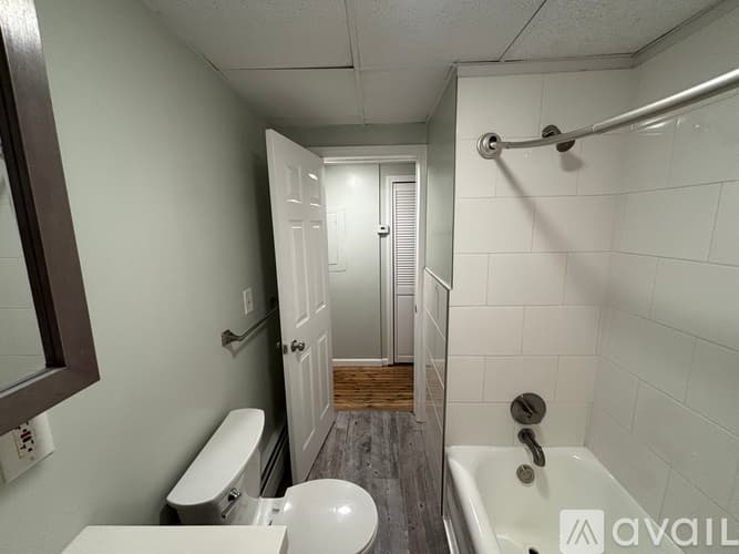 Bridgeport Apartment: 225 Golden Hill St