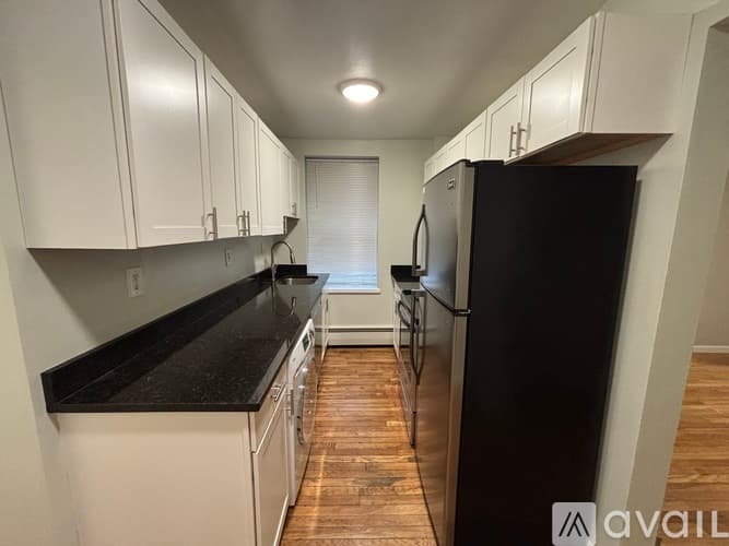 Bridgeport Apartment: 225 Golden Hill St