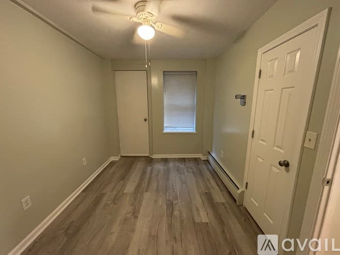 Bridgeport Apartment: 225 Golden Hill St