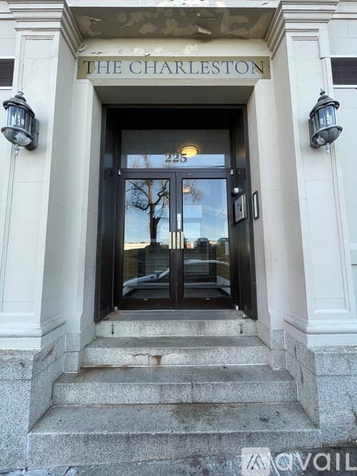 Bridgeport Apartment: 225 Golden Hill St