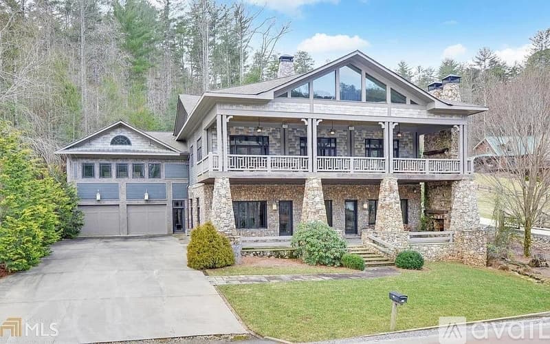 Lakemont House: 252 Bear Gap Rd