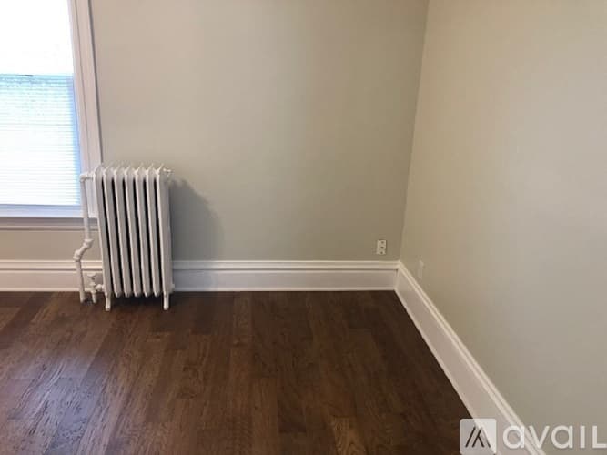 St. Paul Apartment: 228 Victoria St Apt 2