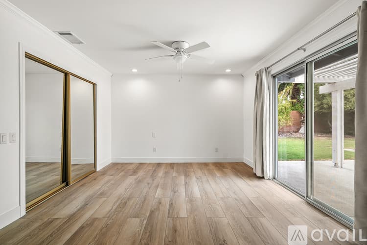 Palm Springs House: 912 N Camino Condor
