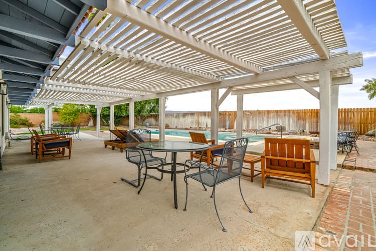 Palm Springs House: 912 N Camino Condor