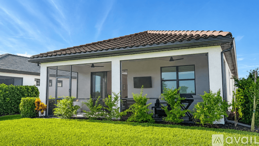 Estero House: 20044 Kingmont Drive