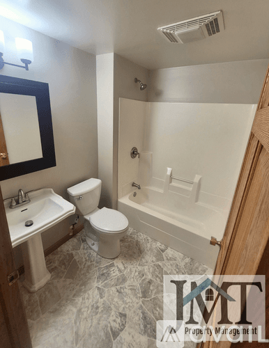 St. Cloud House: 821 10 1 2 Ave S Lower Unit